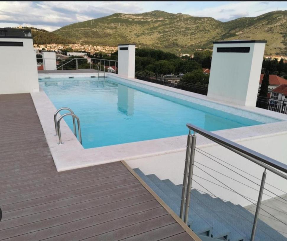 Apartman Cristal Lux トレビニエ エクステリア 写真