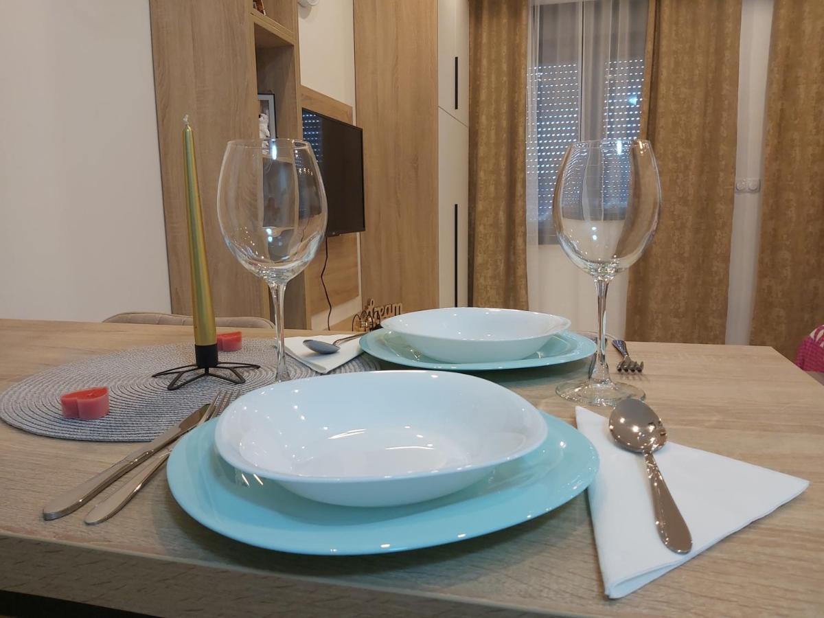 Apartman Cristal Lux トレビニエ エクステリア 写真